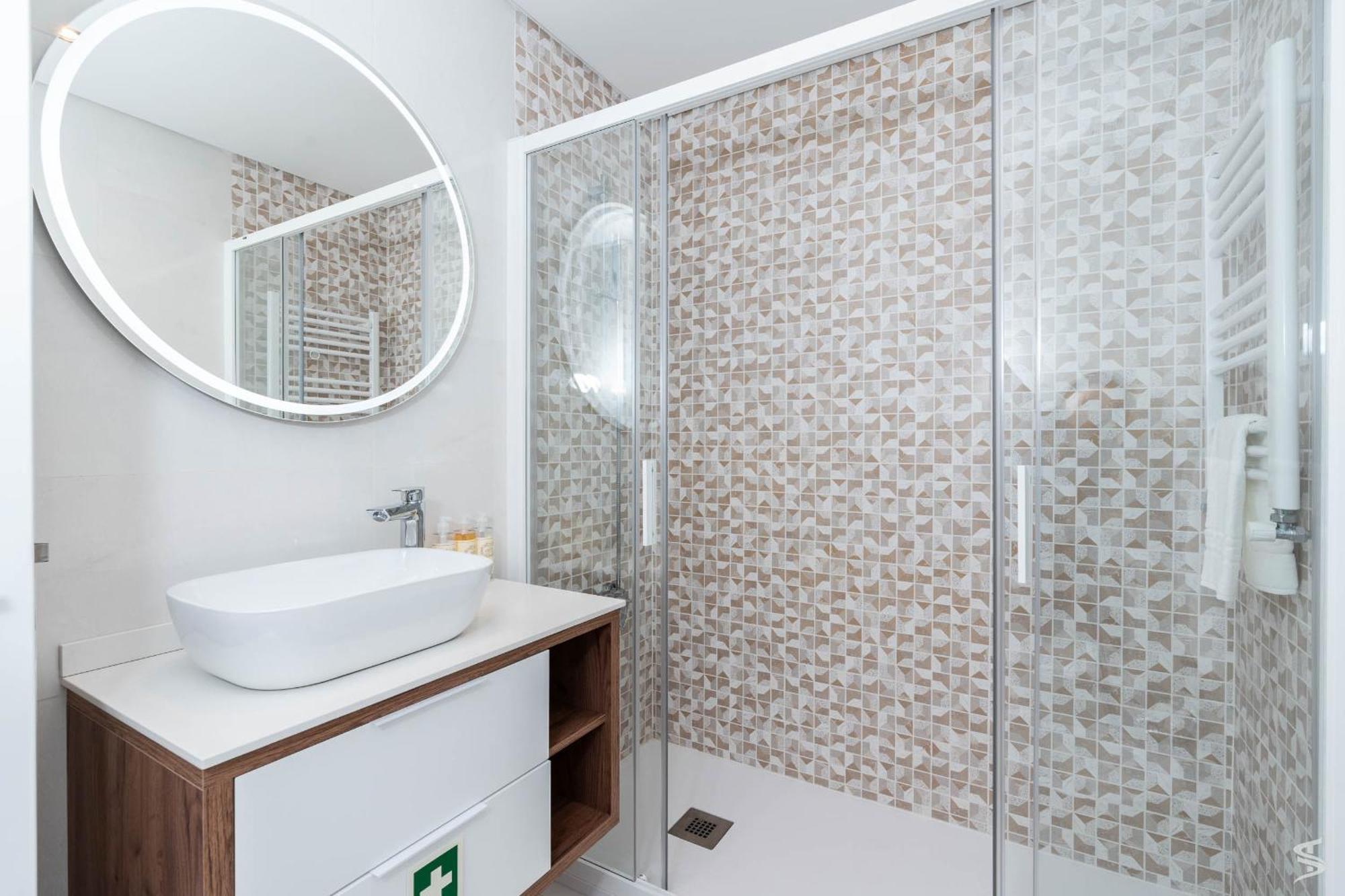 Cedofeita Sunny Apartment - Balcony & Parking Porto Eksteriør bilde